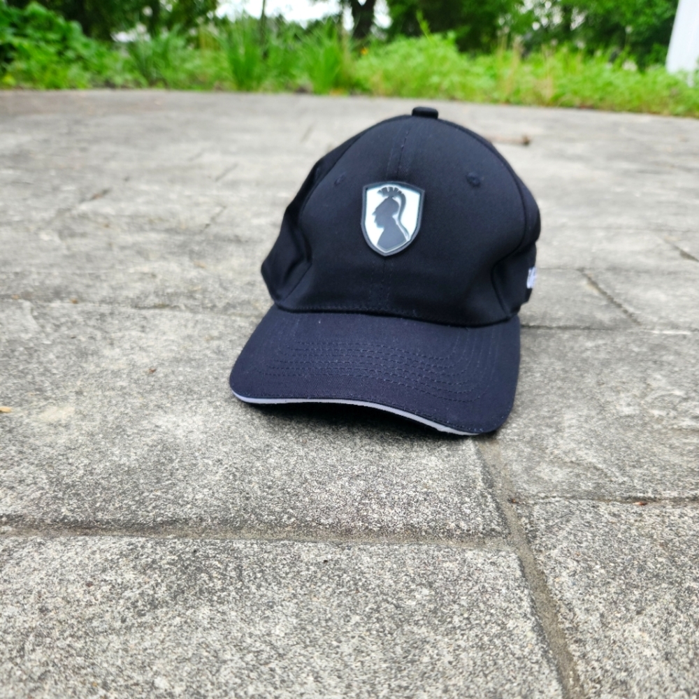 Vivienne Hu baseball cap